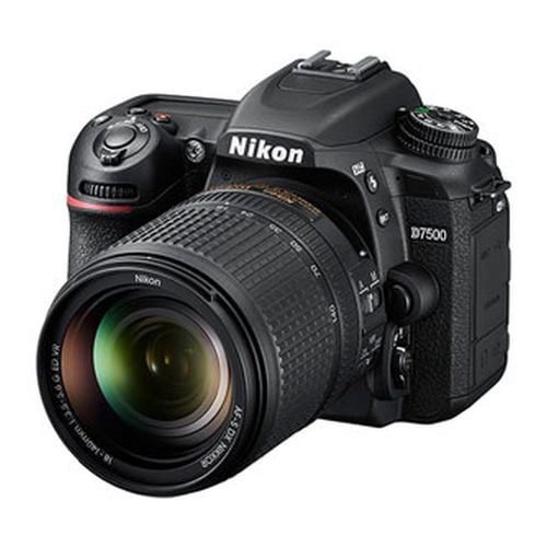 【即日発送】【新品 保証開始済み品】Nikon ニコン デジタル一眼レフカメラ D7500 18-140 VR レンズキット